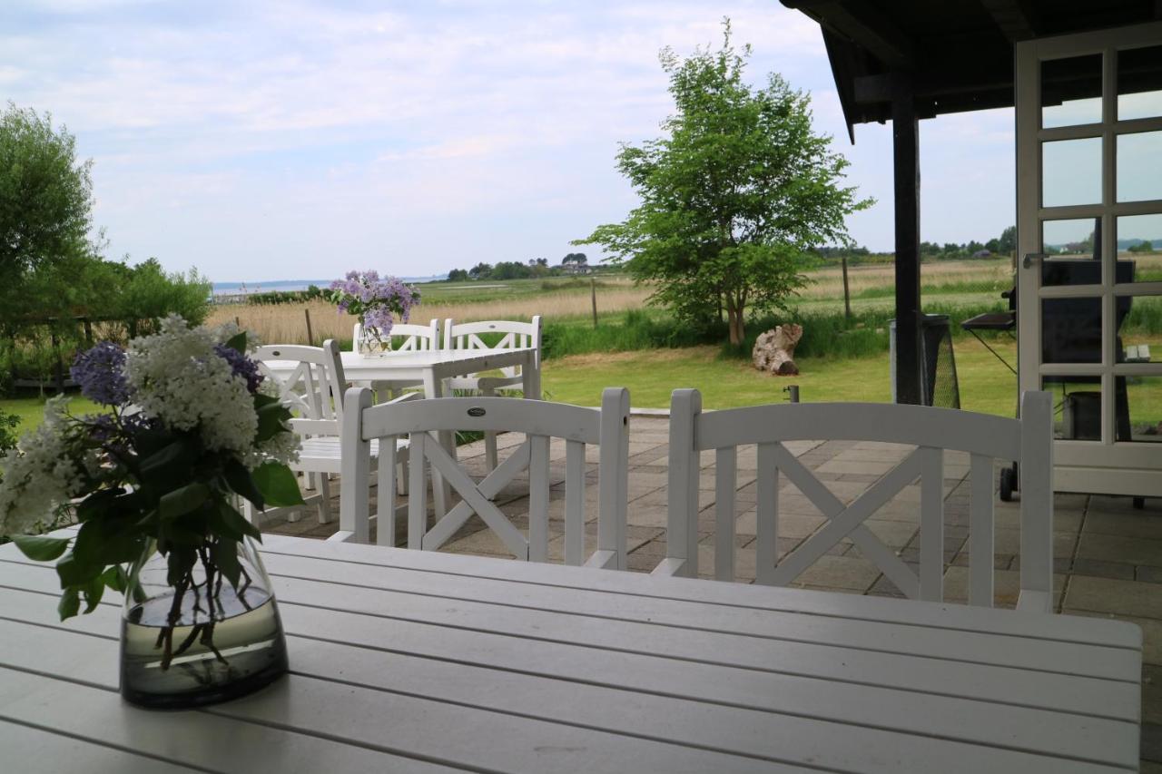 Birkelygaard Bed & Breakfast Hårby Exterior foto